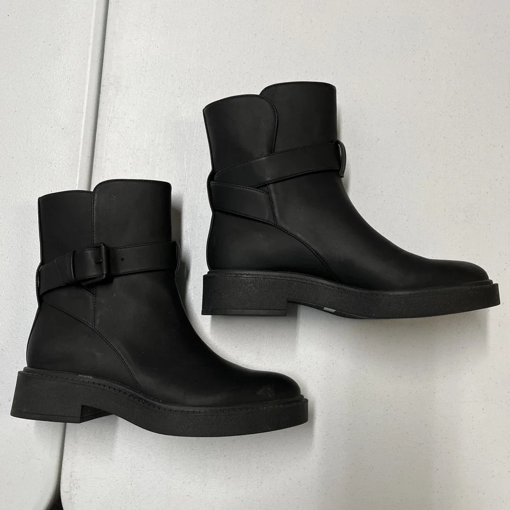Vince Kaelyn Black Waterproof‎ Ankle Boot Womens Size 6 Moto Utility Chunky Sole